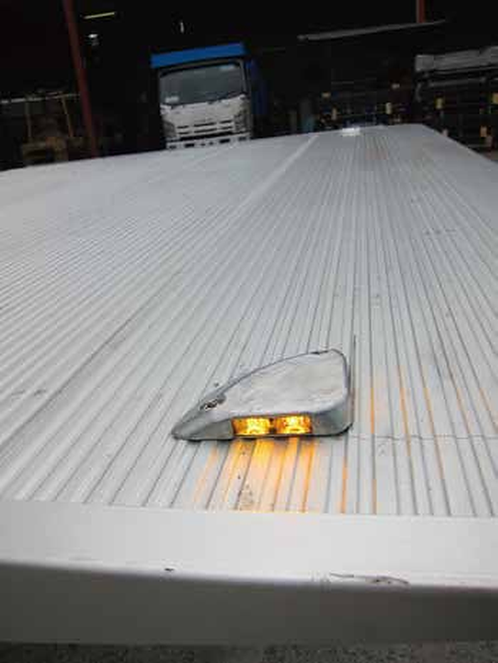 Platform flashing light device