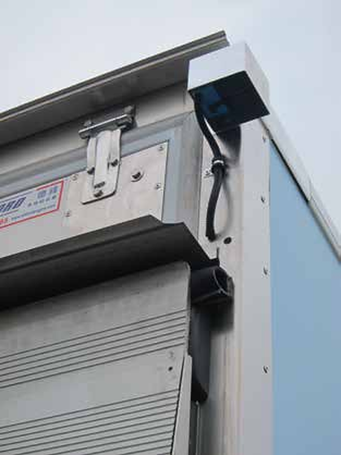 Laser scanning sensor device