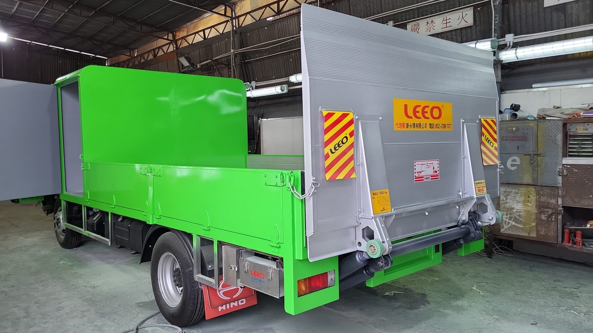 LA-20-135 custom-made aluminium tail lift