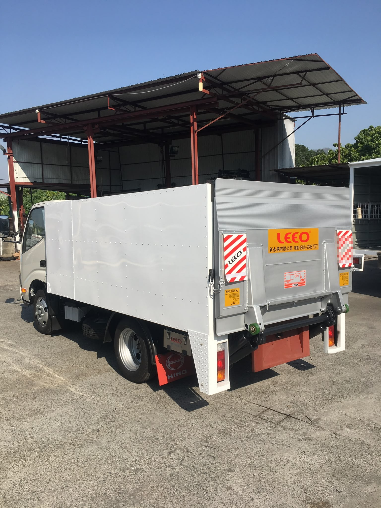 LA-10-970/120 custom-made aluminium tail lift (1000KG)