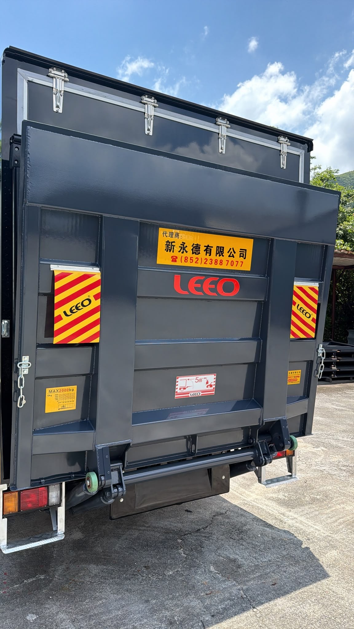 LA-20-152 standard steel tail lift, 1.8 m (2000KG)
